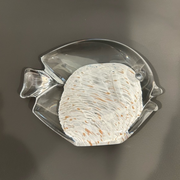 Marcolin Clear & White Art Crystal Glass Fish Sculpture. Acid-Etched on Bottom - Picture 9 of 10